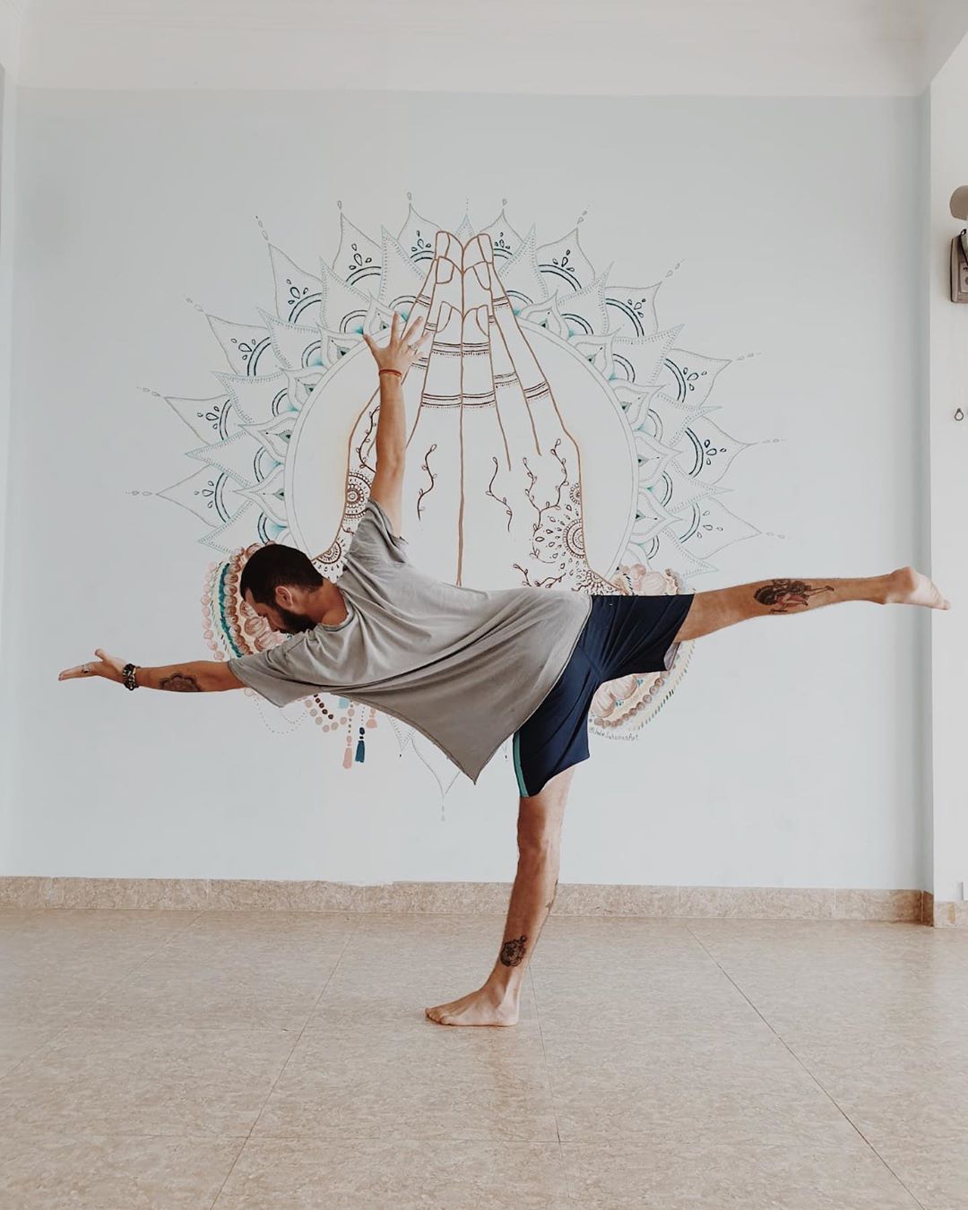 Ardha Chandrasana Or Half Moon Pose Steps Benefits Upashana Yoga Ardha Chandrasana Or Half Moon Pose Steps Benefits Upashana Yoga