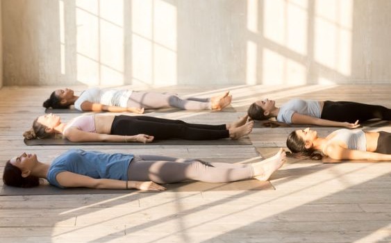 Steps And Benefits Of Shavasana Or Corpse Pose | Upashana Yoga